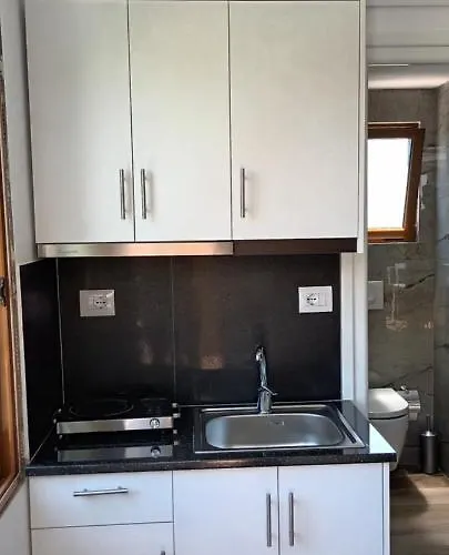 Resul Pushi Gasthuis Ksamil