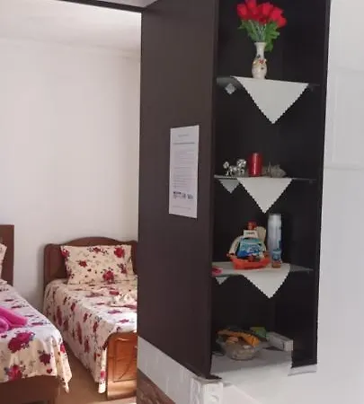 Konukevi Resul Pushi 3*