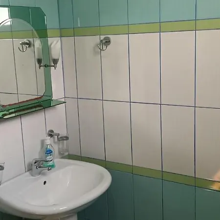 Resul Pushi Konukevi 3*